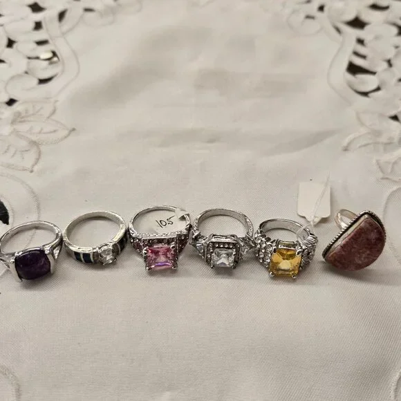 lot costumes rings bling.. sizes vary - Picture 4 of 4